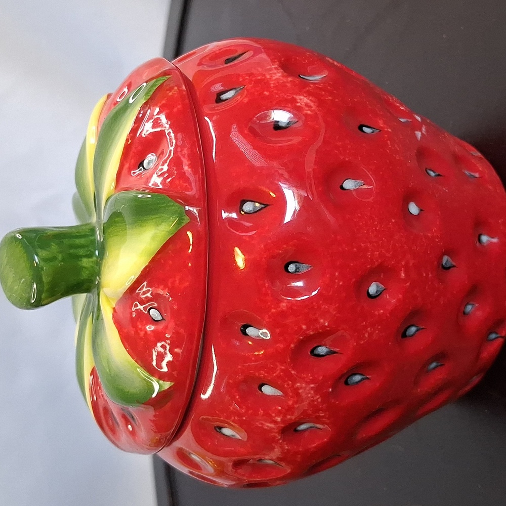 Rare Pier 1 One Imports Strawberry Jam Jar Canister Seeds And Leaf Top 4.5 inche